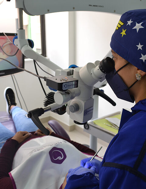 Implantes dentales y endodoncista en bogota dra amdie chirinos